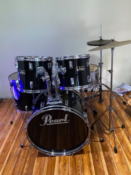 ขาย กลองชุด Pearl made in Japan สภาพใหม่ พร้อมตี ตามรูปภาพ ราคา16,000บ สอบถามรายละเอียดได้ที่ 081-0437562 ครูหนิม รูปที่ 2