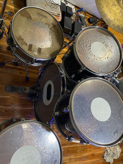 ขาย กลองชุด Pearl made in Japan สภาพใหม่ พร้อมตี ตามรูปภาพ ราคา16,000บ สอบถามรายละเอียดได้ที่ 081-0437562 ครูหนิม รูปที่ 4
