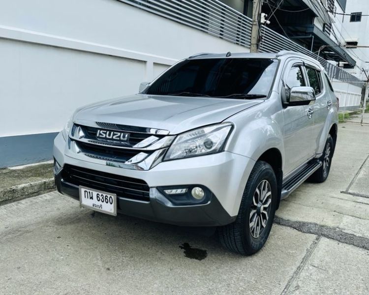 รถ Isuzu MU-X 2.5 DVD สี เทา