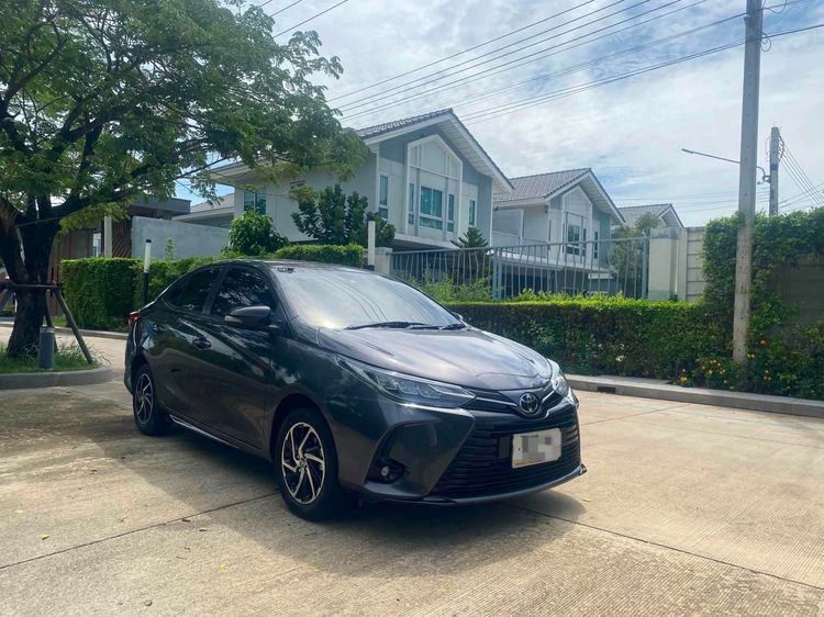 Toyota Yaris ATIV 2020 1.2 Sport Premium Sedan เบนซิน ไม่ติดแก๊ส เกียร์อัตโนมัติ เทา รูปที่ 2