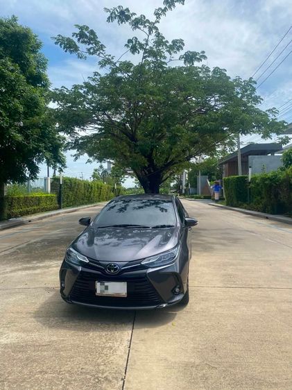 Toyota Yaris ATIV 2020 1.2 Sport Premium Sedan เบนซิน ไม่ติดแก๊ส เกียร์อัตโนมัติ เทา รูปที่ 3