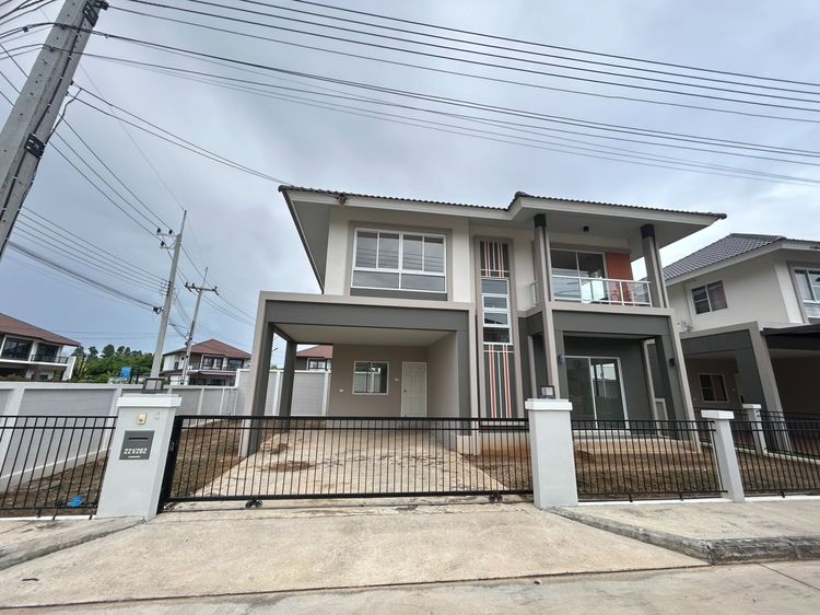 บ้านเดี่ยวหลังใหญ่