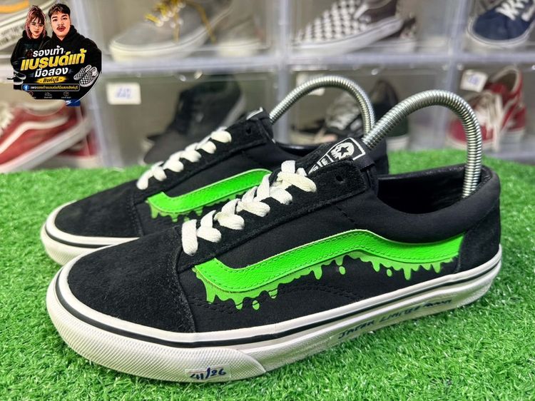 อื่นๆ รองเท้าผ้าใบ อื่นๆ UK 7.5 | EU 41 1/3 | US 8 อื่นๆ รองเท้า Vans x Magical Mosh Misfits (MxMxM) Old Skool สีดำและเขียว โดดเด่นด้วยลวดลายกราฟิกสไตล์หยดน้ำเมือกสีเขียวสะท้อนแสงบริเวณแถบ Sidestripe