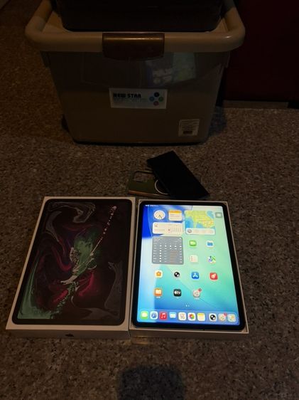 Apple 256 GB ขายถูกๆiPadPro11นิ้วสีดำ256กิ๊กWifi Celluer มีกล่องสูนTrueใช้งานดีถูกมากกก