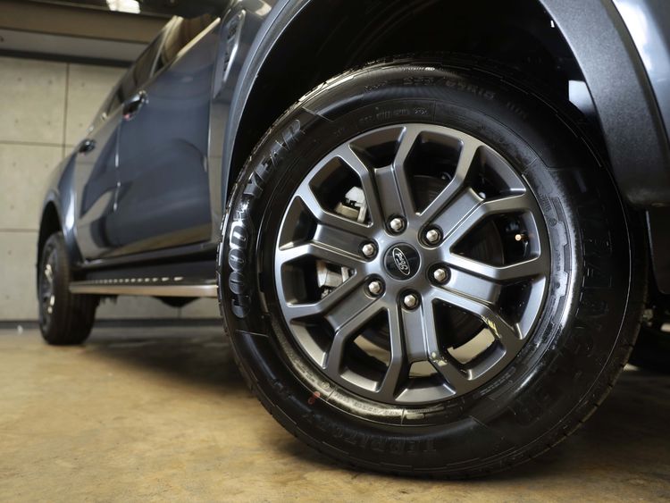 Ford Ranger 2023 2.0 Bi-Turbo Hi-Rider Wildtrak Pickup ดีเซล ไม่ติดแก๊ส เกียร์อัตโนมัติ เทา รูปที่ 4