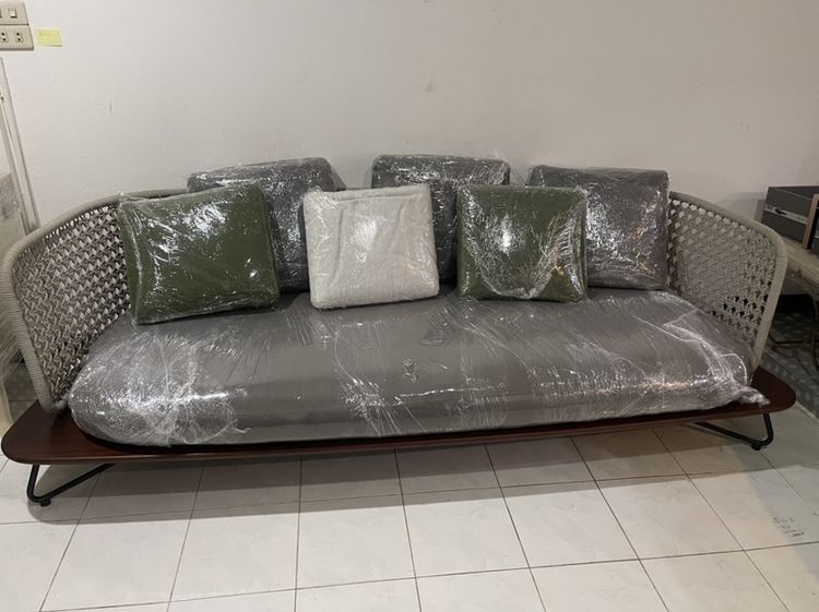 Sofa indoor outdoor นำเข้า CHANINTR ขนาด 236 ซม. สภาพใหม่สวยมาก รูปที่ 2