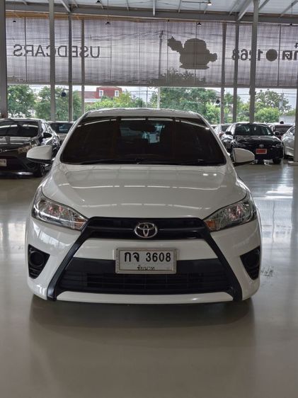 Toyota Yaris 2016 1.2 J Sedan เบนซิน ไม่ติดแก๊ส เกียร์อัตโนมัติ ขาว รูปที่ 2