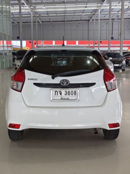 Toyota Yaris 2016 1.2 J Sedan เบนซิน ไม่ติดแก๊ส เกียร์อัตโนมัติ ขาว รูปที่ 4