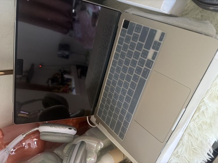 แมค โอเอส อื่นๆ อื่นๆ ใช่ ￼13-inch MacBook Air: Apple M4 chip with 10-core CPU and 8-core GPU, 16GB, 256GB SSD