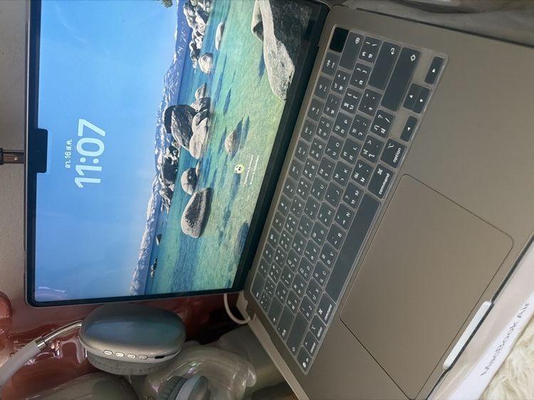 ￼13-inch MacBook Air: Apple M4 chip with 10-core CPU and 8-core GPU, 16GB, 256GB SSD รูปที่ 3