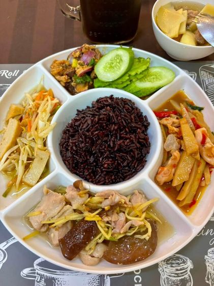 ข้าวสามสี ข้าวเจ้าหอมเวสสันตะระ ข้าวเจ้าหอมเพชรราตรี ข้าวเจ้าหอมมะลิ ความลงตัวในความหอม นุ่ม อร่อย คุณค่าทางอาหารครบ วิตามิน แอนโทไซยานิน ดำ รูปที่ 18