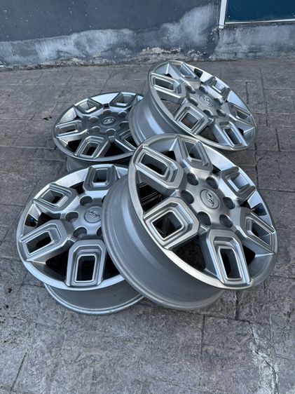 อื่นๆ 17" แม็กเเดิมติดรถยนต์ Hyundai Stariaรุ่น S ขอบ 17 นิ้ว
