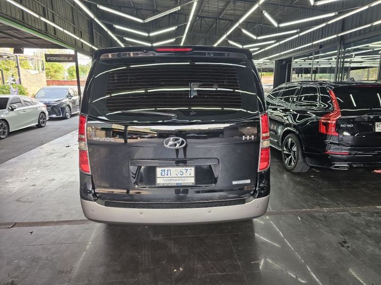 Hyundai H-1  2013 2.5 Deluxe Van ดีเซล เกียร์อัตโนมัติ ดำ รูปที่ 4