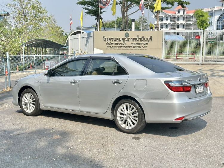 Toyota Camry 2015 2.5 Hybrid Sedan ไฮบริด ไม่ติดแก๊ส เกียร์อัตโนมัติ เทา รูปที่ 4
