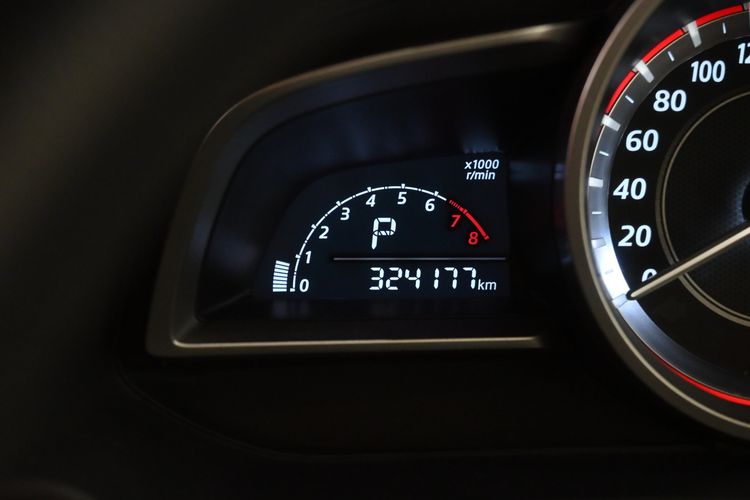 Mazda Mazda3 2014 2.0 C Sedan เบนซิน ไม่ติดแก๊ส เกียร์อัตโนมัติ แดง รูปที่ 4