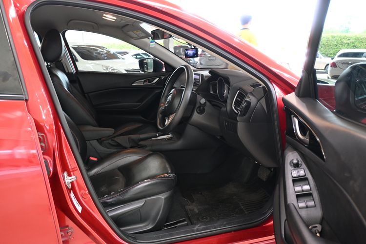 Mazda Mazda3 2014 2.0 C Sedan เบนซิน ไม่ติดแก๊ส เกียร์อัตโนมัติ แดง รูปที่ 3