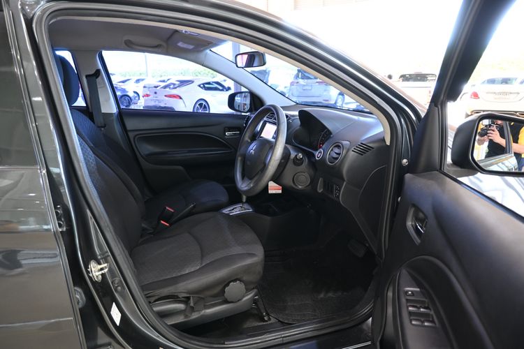 Mitsubishi Mirage 2012 1.2 GLS Sedan เบนซิน ไม่ติดแก๊ส เกียร์อัตโนมัติ เทา รูปที่ 3