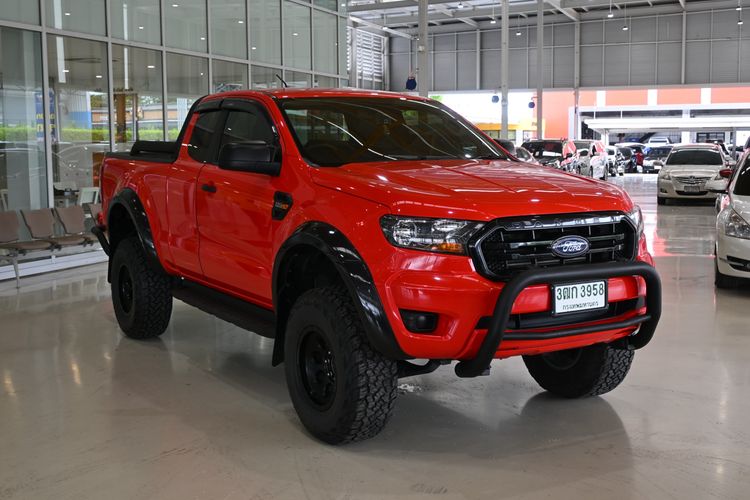 รถ Ford Ranger 2.2 Hi-Rider Wildtrak สี แดง