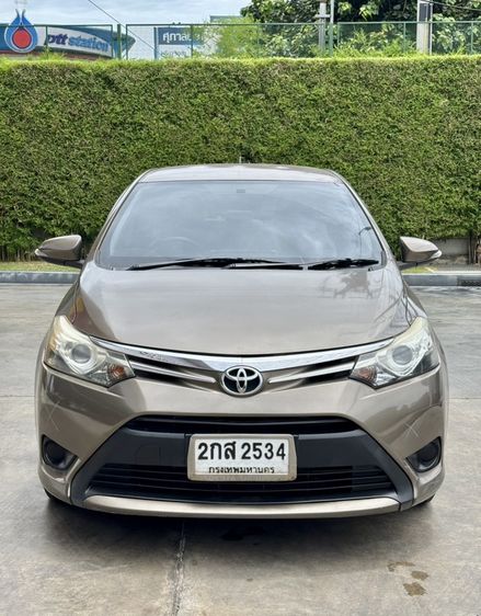 รถ Toyota Vios 1.5 G สี น้ำตาล