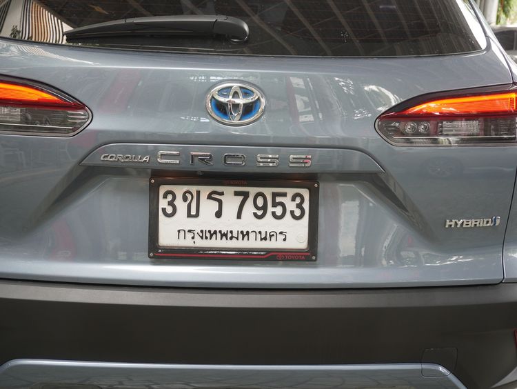 Toyota Corolla Cross 2021 1.8 Hybrid Premium Safety Sedan ไฮบริด ไม่ติดแก๊ส เกียร์อัตโนมัติ เทา รูปที่ 2