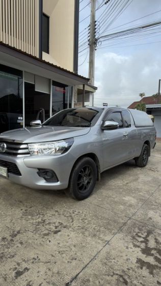 รถ Toyota Hilux Revo 2.4 J สี บรอนซ์เงิน