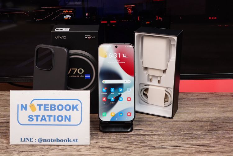 สมาร์ทโฟน vivo V70 8+256GB Authentic Black (5G)