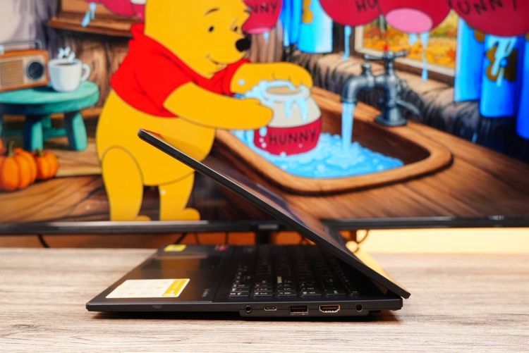 Asus Vivobook Go 15 Ryzen3-7320U Ram8 ssd512 สเปคทำงาน แป้นตัวเลขแยก รูปที่ 6