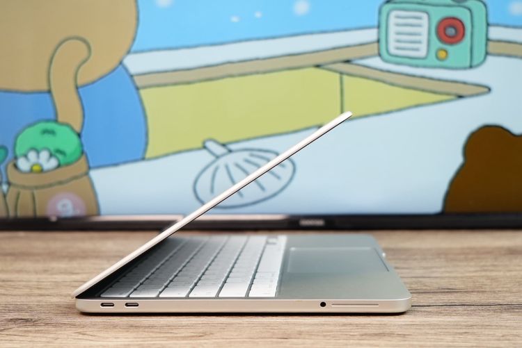 APPLE MacBook Neo (Silver) รุ่นใหม่ chip A18 Pro Ram8 SSD256 จอ13นิ้ว Liquid Retina รอบชาร์จ 9 ครั้ง รูปที่ 9