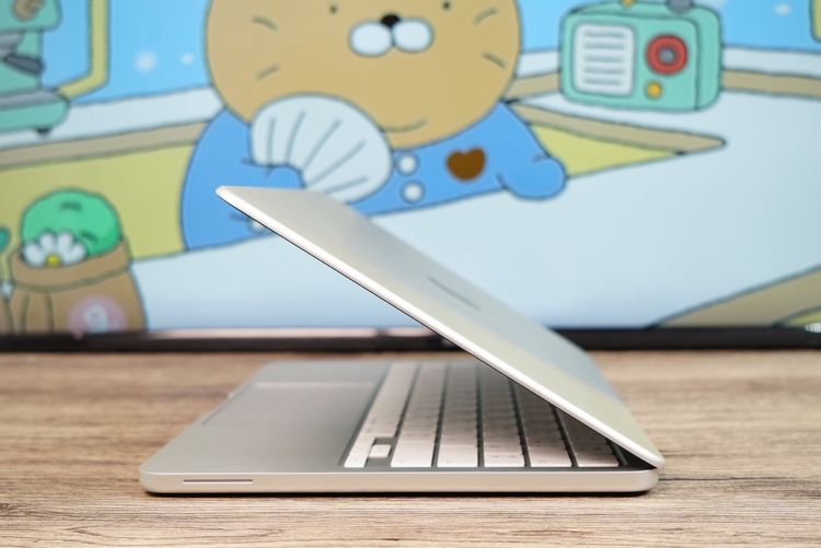 APPLE MacBook Neo (Silver) รุ่นใหม่ chip A18 Pro Ram8 SSD256 จอ13นิ้ว Liquid Retina รอบชาร์จ 9 ครั้ง รูปที่ 8