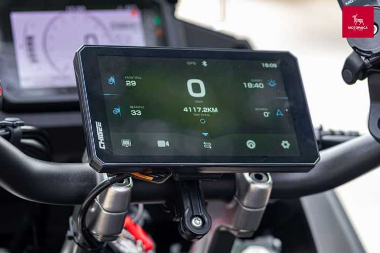 Honda XL750 Transalp ปี2025 มือเดียว วิ่ง5,000Km. ของแต่งกว่าแสน รูปที่ 6
