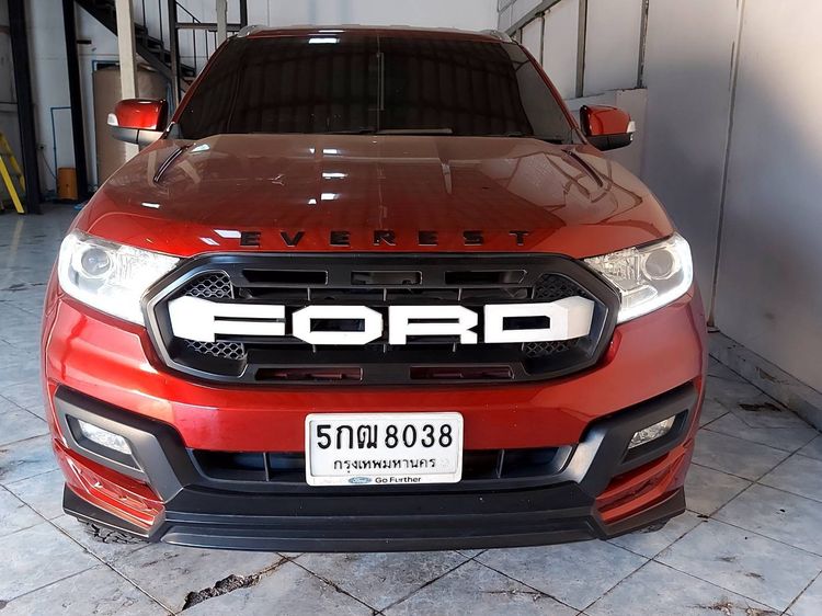 รถ Ford Everest 2.2 Titanium สี แดง