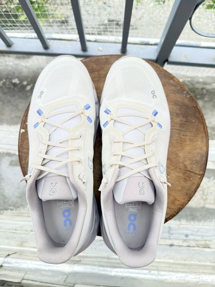 ON Cloudtilt (Women)9.5usw  7.5uk 26.5cm