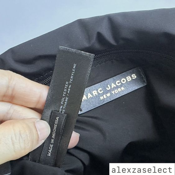 [Used] Marc Jacobs Quilted Nylon Crossbody Bag สีดำ รูปที่ 7