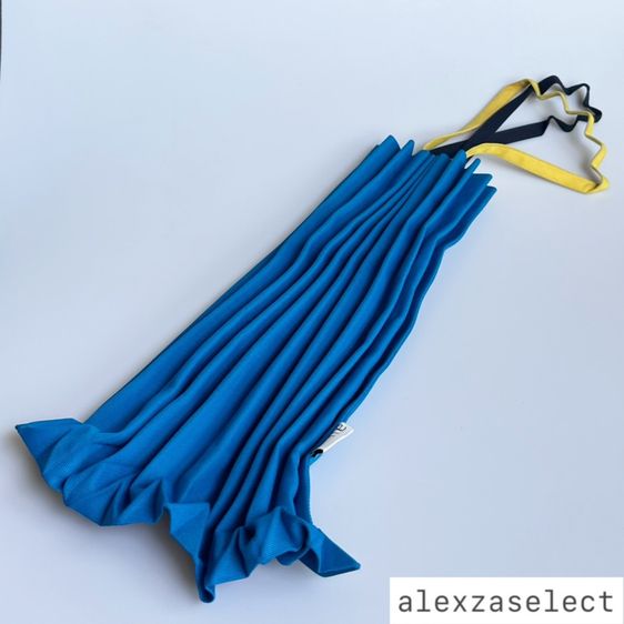 ผ้า ไม่ระบุ [Used] me ISSEY MIYAKE Mix Color Trunk Pleats Bag สีฟ้า-สายทูโทน