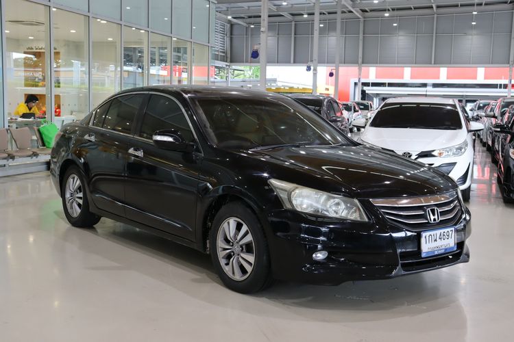 รถ Honda Accord 2.0 E สี ดำ