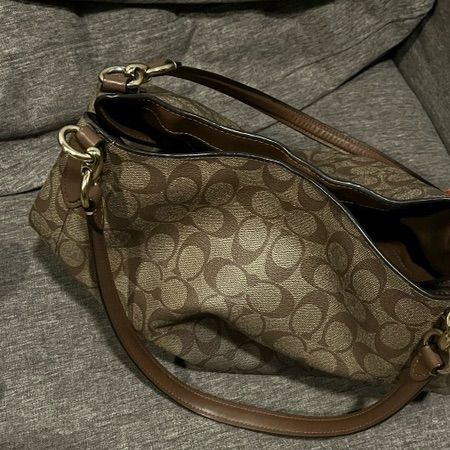 coach ส่งต่อแท้ 100% รูปที่ 2