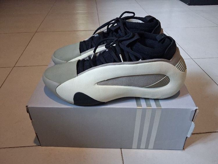 ลองเท้าadidas  basketball