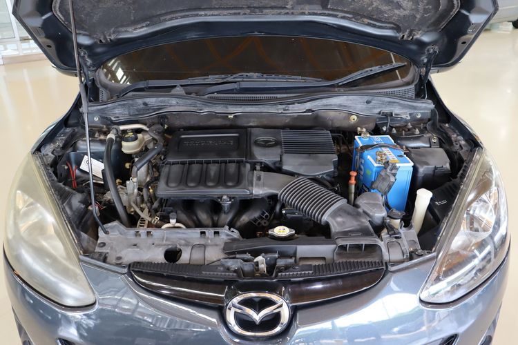 Mazda Mazda 2 2011 1.5 Elegance Spirit Sedan เบนซิน ไม่ติดแก๊ส เกียร์อัตโนมัติ เทา รูปที่ 3