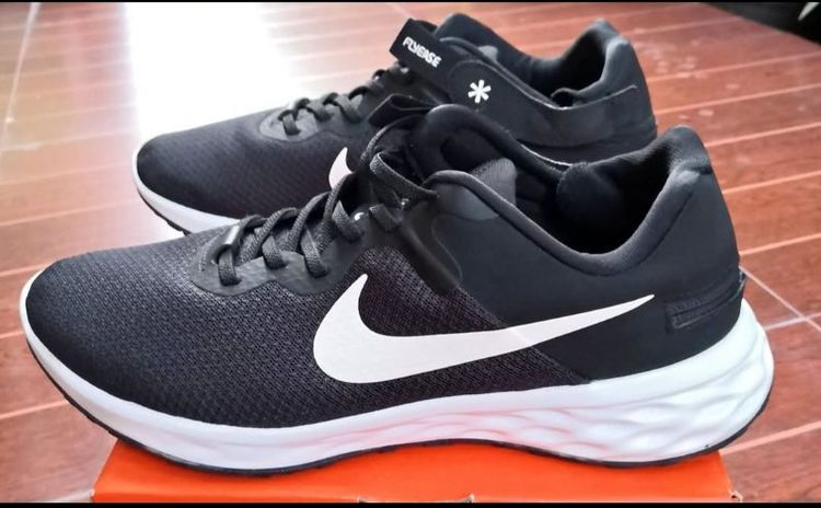 รองเท้าวิ่ง โร้ดรันเนอร์ มือสองNIKE REVOLUTION 6 FLYEASESize 10.5 (US) / เบอร์ 44.5 (EUR)รุ่นถอดใส่สะดวกด้วยซิบ *ทรงกระชับ ควรเผื่อไซด์ รูปที่ 4