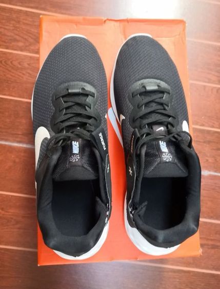 รองเท้าวิ่ง โร้ดรันเนอร์ มือสองNIKE REVOLUTION 6 FLYEASESize 10.5 (US) / เบอร์ 44.5 (EUR)รุ่นถอดใส่สะดวกด้วยซิบ *ทรงกระชับ ควรเผื่อไซด์