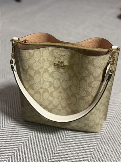 กระเป๋าสะพายข้างทรงบักเก็ตจาก [Coach Mollie Bucket Bag] รูปที่ 3