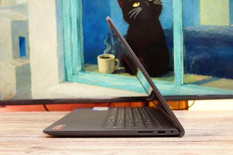 Dell inspiron 3515 Ryzen3-3250U Ram8 SSD256 จอ15.6 FHD รูปที่ 6