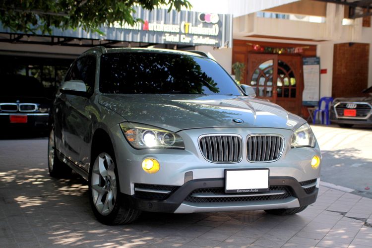 รถ BMW X1 2.0 sDrive20d xLine สี บรอนซ์เงิน