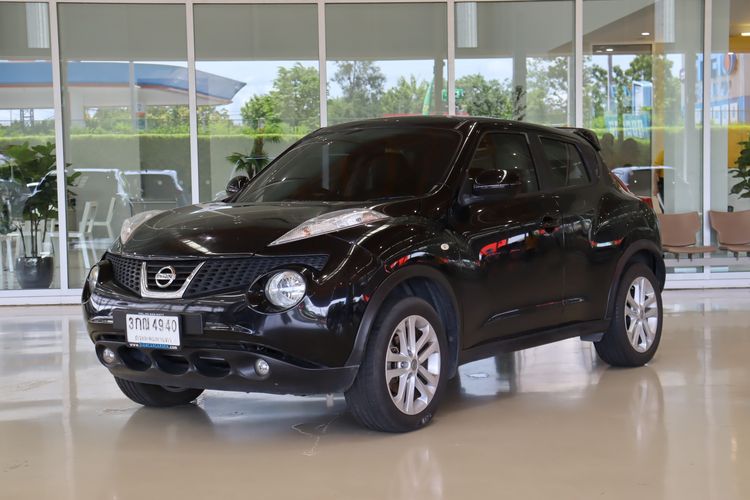 รถ Nissan Juke 1.6 V สี ดำ