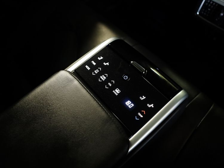 Toyota Camry 2021 2.5 Hybrid Premium Sedan ไฮบริด ไม่ติดแก๊ส เกียร์อัตโนมัติ บรอนซ์เงิน รูปที่ 4