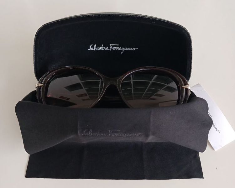 แว่นกันแดด แบรนด์ Salvatore Ferragamo