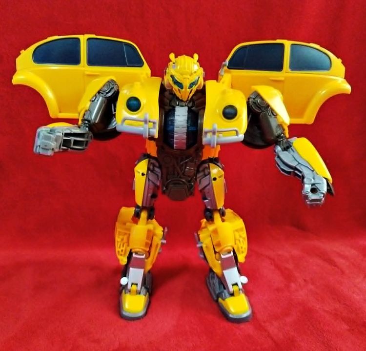 ฟิกเกอร์ Transformers Bumblebee Movie - Power Charge Bumblebee จากค่าย Hasbro ซึ่งเป็นหุ่นยนต์แปลงร่าง มือสอง