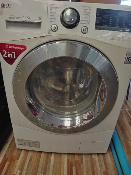 เครื่องซักผ้าฝาหน้า LG Inverter Direct Drive รุ่นนี้เป็นแบบ Washer+Dryer (ซักและอบแห้งในตัว 2in1) ความจุซัก 9 กิโลกรัม