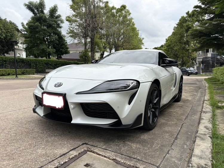 Toyota Supra 2024 3.0 GR Sedan เบนซิน ไม่ติดแก๊ส เกียร์ธรรมดา ขาว