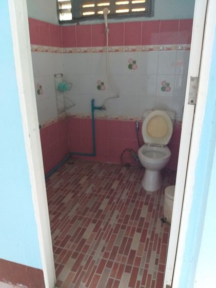 ขายบ้านเดี่ยว 3 ห้องนอน 2 ห้องน้ำ พร้อมอาคารเช่า 5 ห้อง ทำเลเมืองสุรินทร์ ใกล้โรงพยาบาล มหาวิทยาลัย ศาลากลางใหม่ ราคา 4 ล้านบาท ค่าโอนคนละครึ่ง รูปที่ 4